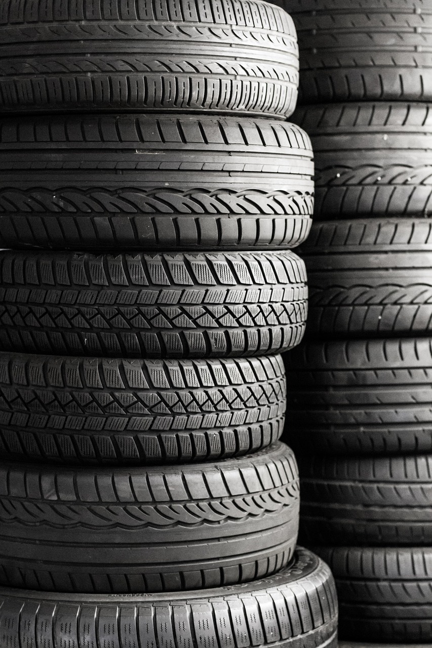 tire, tires, car tire, automobile, car, driven, car wallpapers, winter tires, change tires, bmw tires, mature age, ride